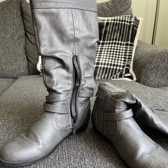 Sz 7 Maurices Boots - Picture 2 of 6